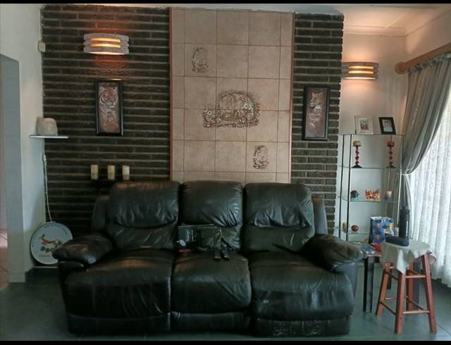 4 BEDROOM FREEHOLD FOR SALE IN NORKEM PARK